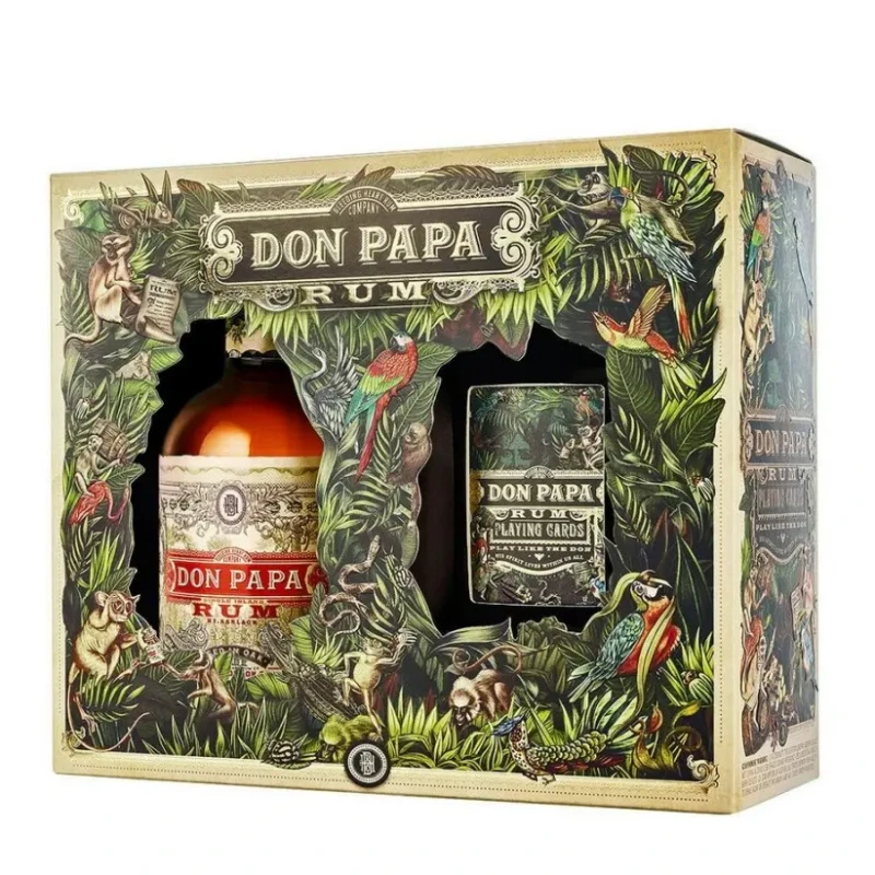 Papa - Single Island Rum + Playing Cards Giftset 70cl Papa - Single Island Rum + Playing Cards Giftset 70cl